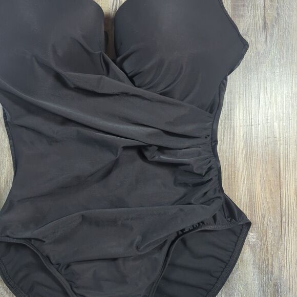 Miraclesuit Escape One Piece Swimsuit Black Underwire Slimming Ruched Size 14 - Picture 6 of 11